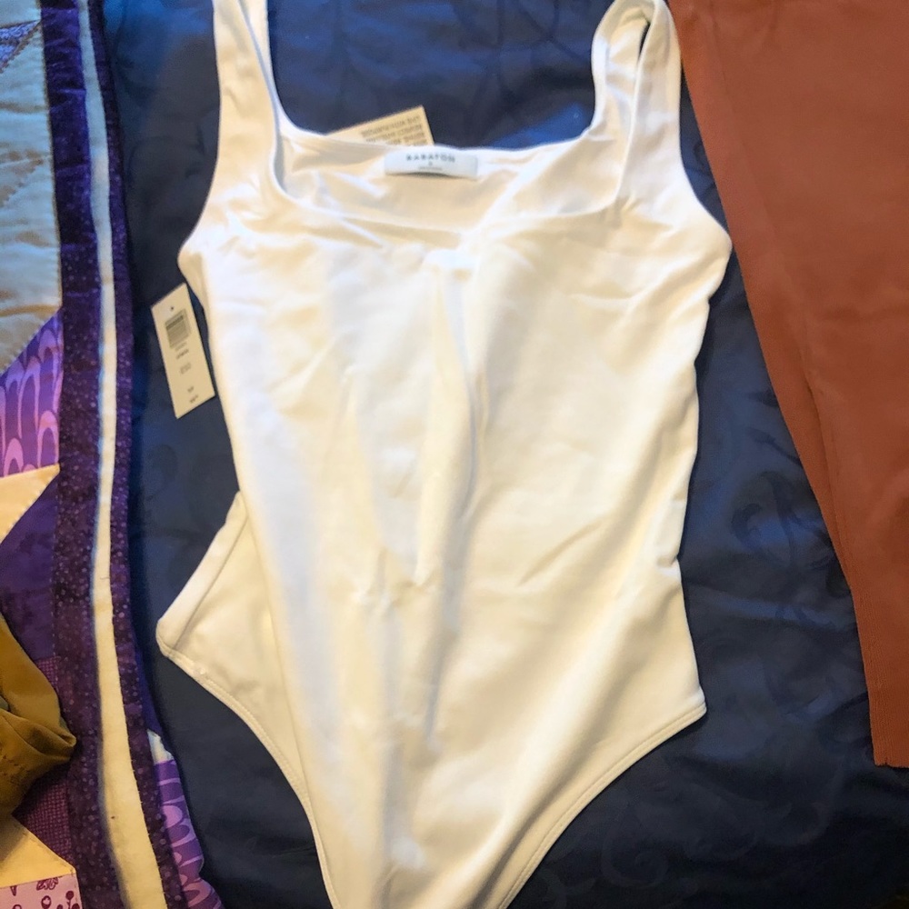 Body suit Aritzia size small. white. New w tags